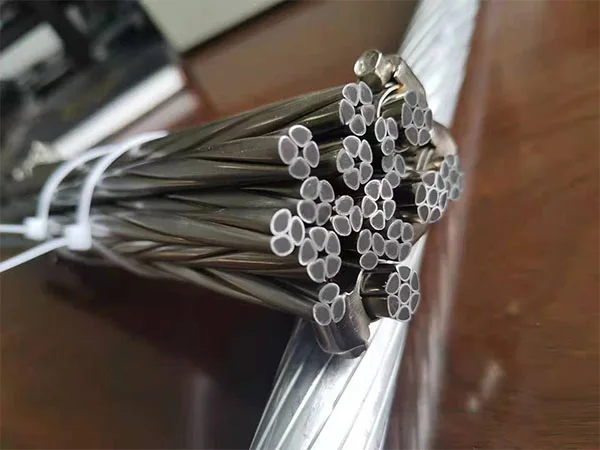炭素繊維複合芯電線